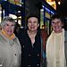 Roselyne Bachelot avec des habitants du quartier