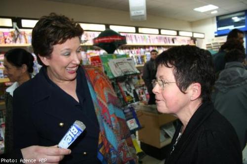 Roselyne BACHELOT avec les commerçants
